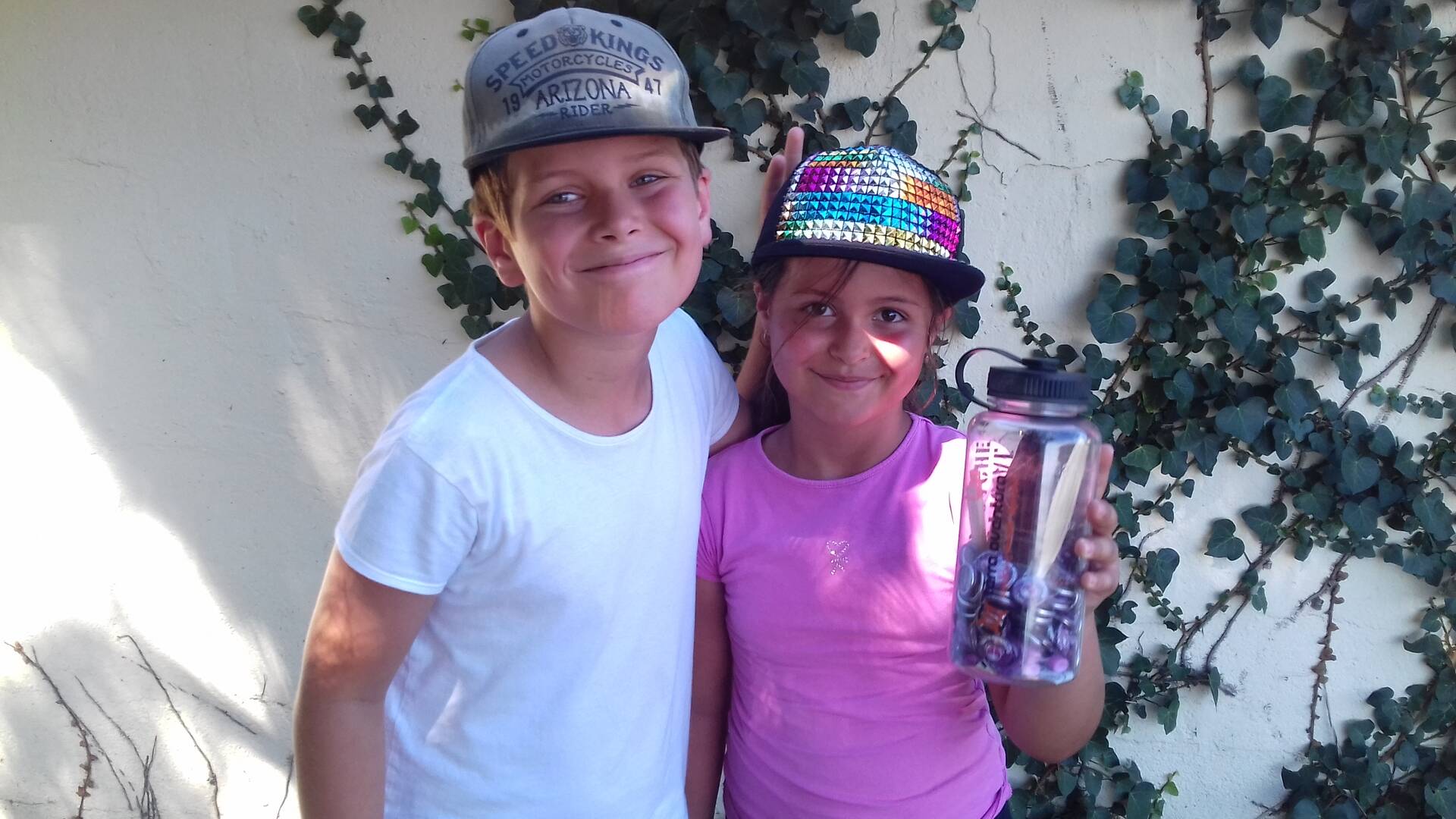 Léandre et Périne fiers d'avoir trouvé la cache, Fouras