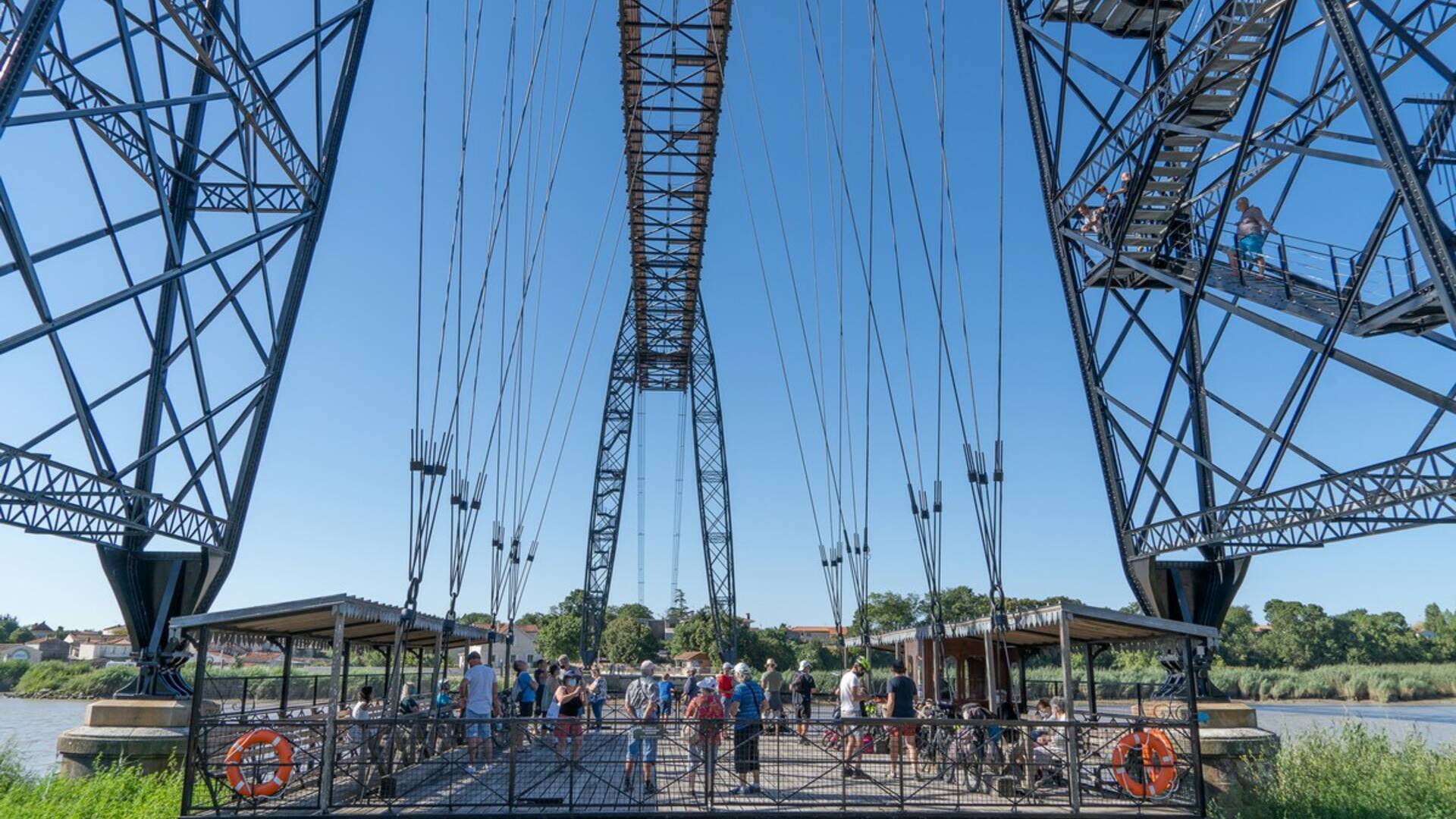 Traversée de la Charente à pied ou à vélo avec le Pont Transbordeur © Sam Hammad 