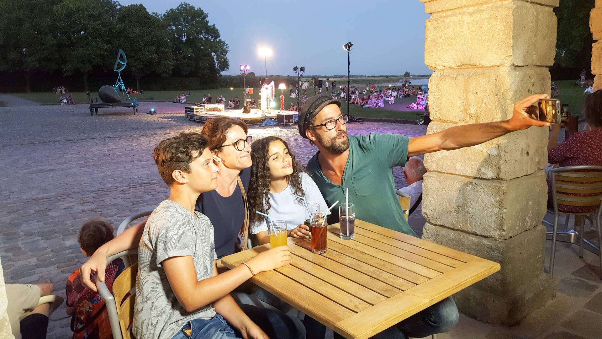 Selfie lors des nuits de l'arsenal © Steven Boutin Office de Tourisme Rochefort Océan