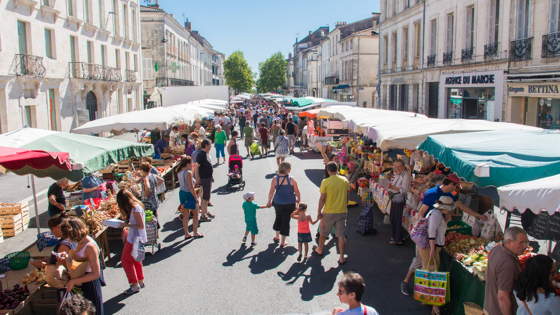 Le marché des quatre saisons à Rochefort, Rochefort Océan