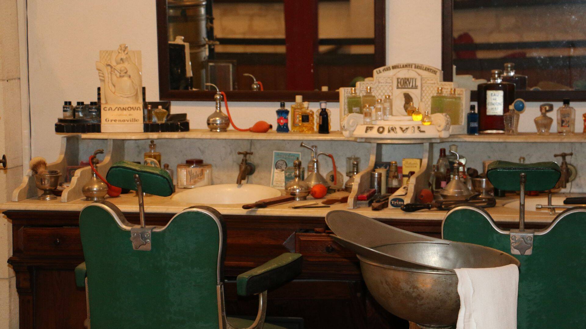 musée des commerces d'autrefois, coiffeur