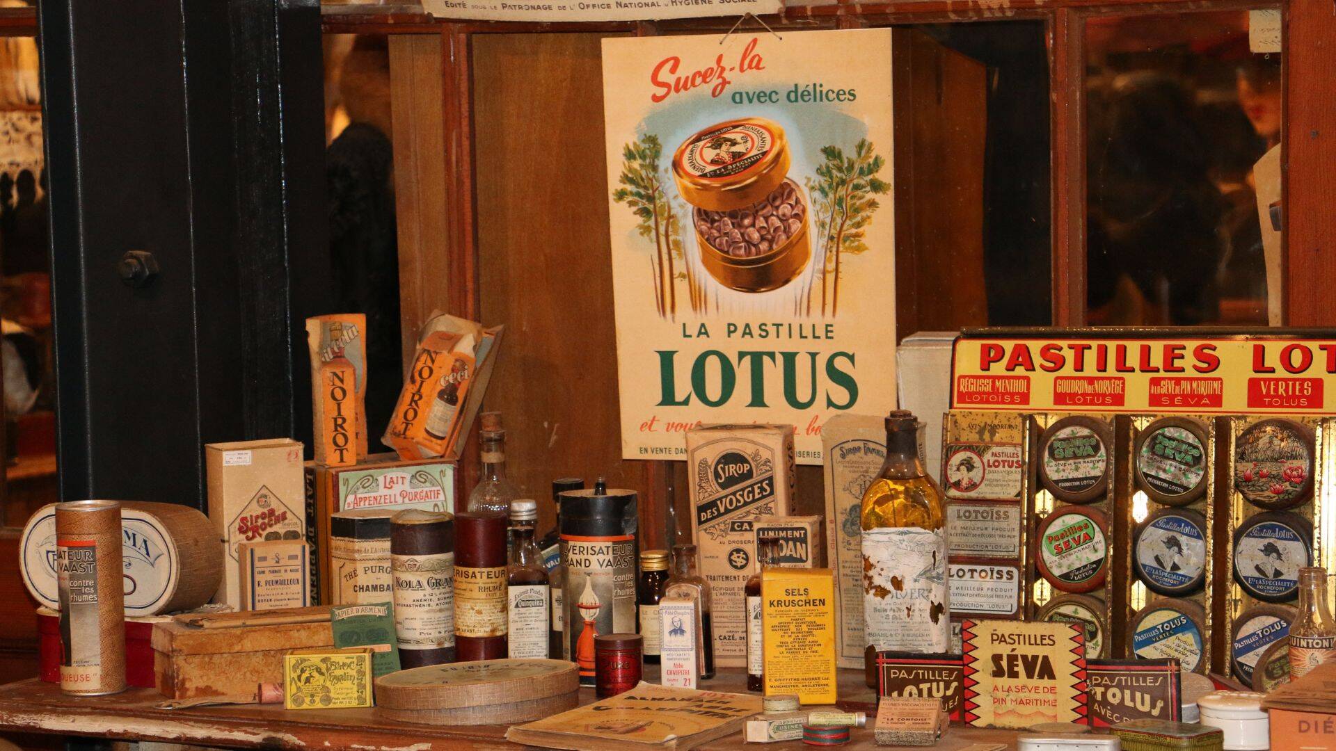 musée des commerces d'autrefois, pharmacie