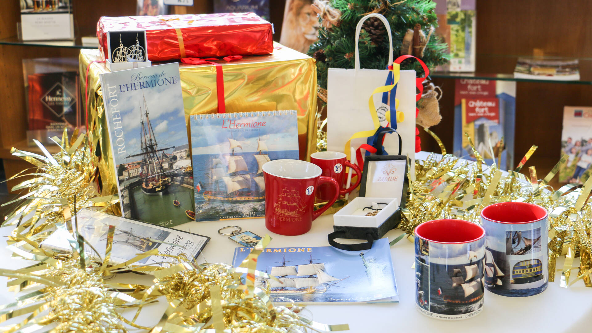 rochefort-ocean-tourisme-noel-hermione