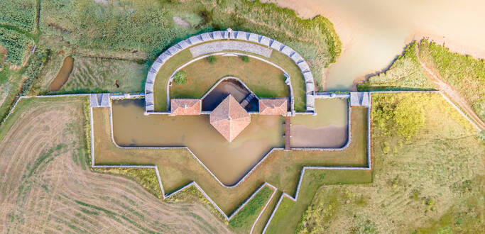 Fort Lupin, vue aérienne sur la Charente © Laurent Pétillon