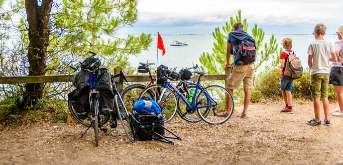 Bike ride along the Charente river