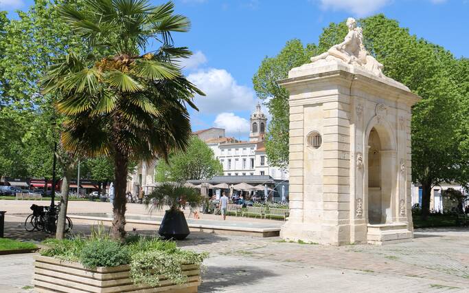 Fountain in Place Colbert, Rochefort
