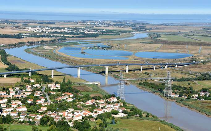 Le fleuve Charente à travers Rochefort Océan
