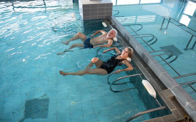 Soin en piscine, thermes de Rochefort