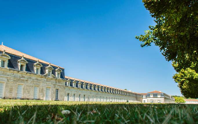The gardens of the Corderie Royale, a perfect spot for relaxing in the sun