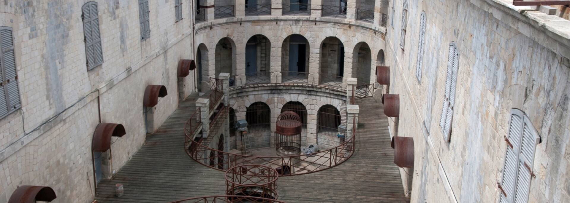 Decouvrez L Histoire Du Fort Boyard Situe A Rochefort Ocean Office De Tourisme De Rochefort Ocean Vacances A Rochefort Fouras Ile D Aix