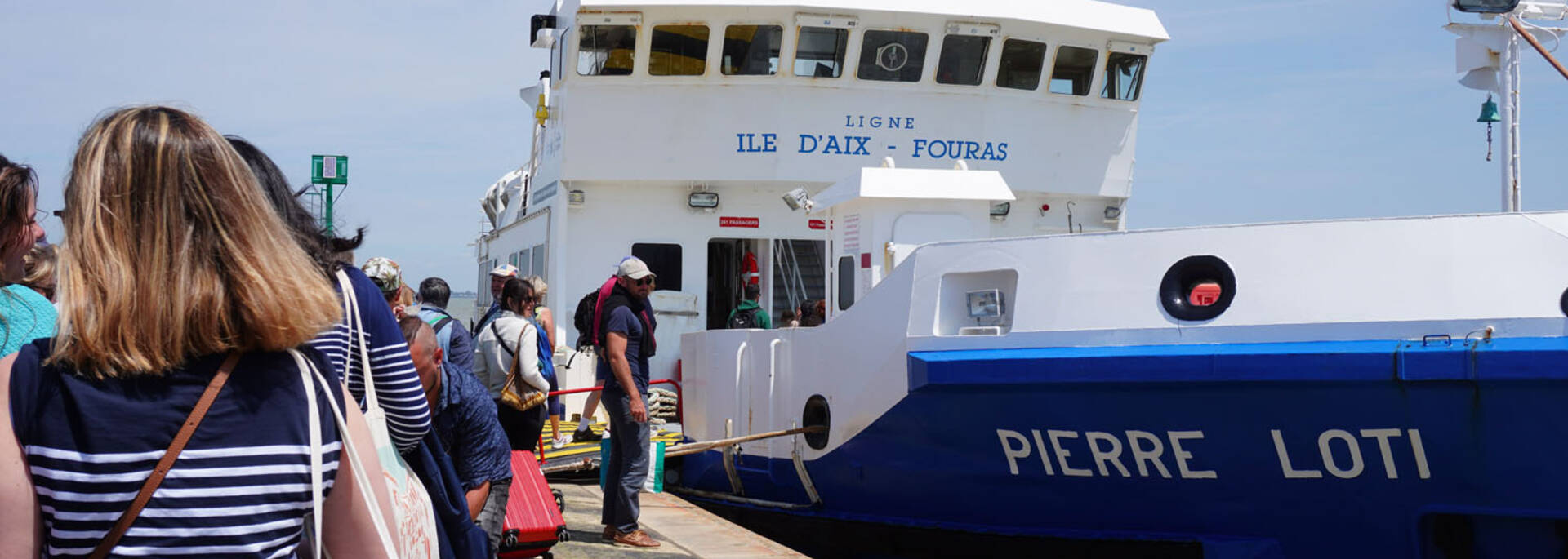 Embarquement sur le bac à destination de l'île d'Aix, Fouras-les-bains 