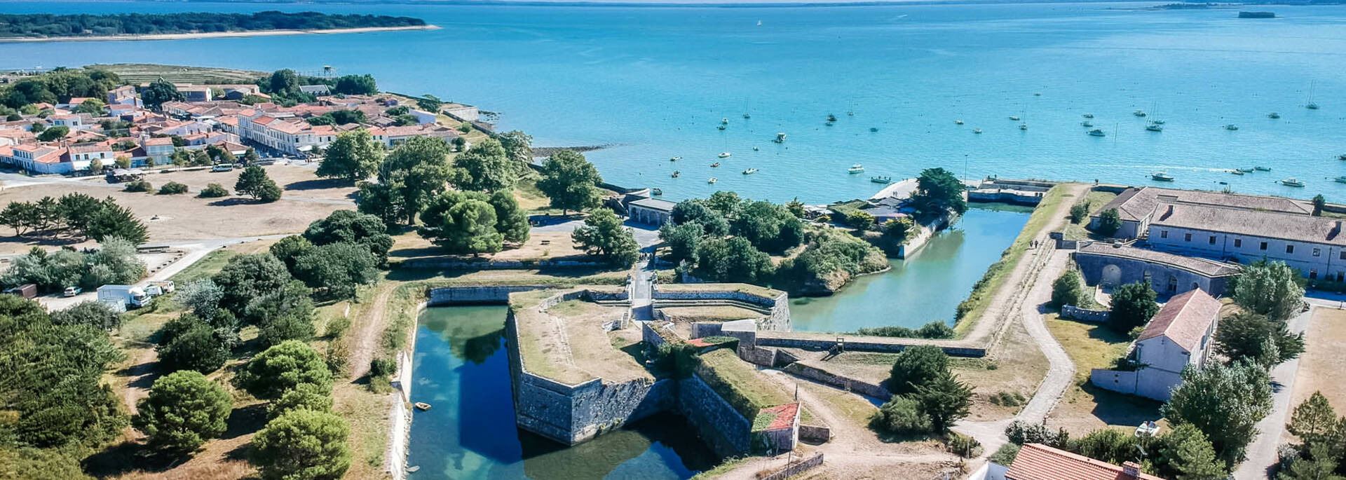 Vue aérienne des remparts de l'Ile d'Aix ©L.Pétillon