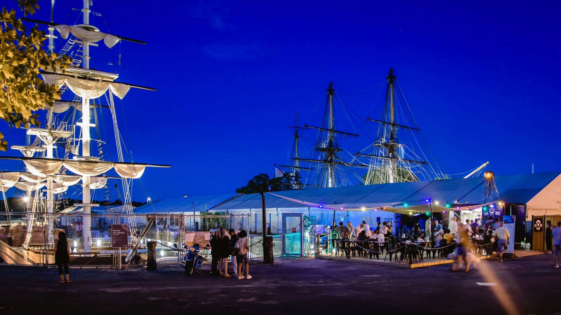 Nocturne dans l'arsenal des Mers © Laurent Petillon 