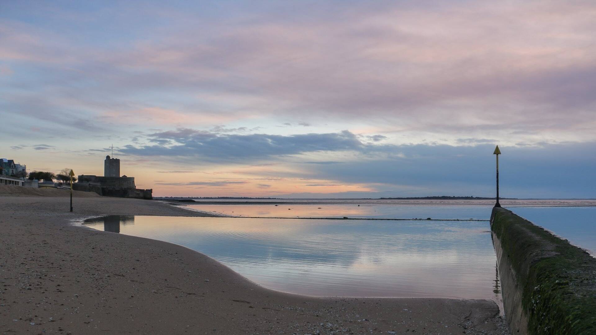 Grande plage de Fouras, vue sur Fort Vauban © C. Jarry