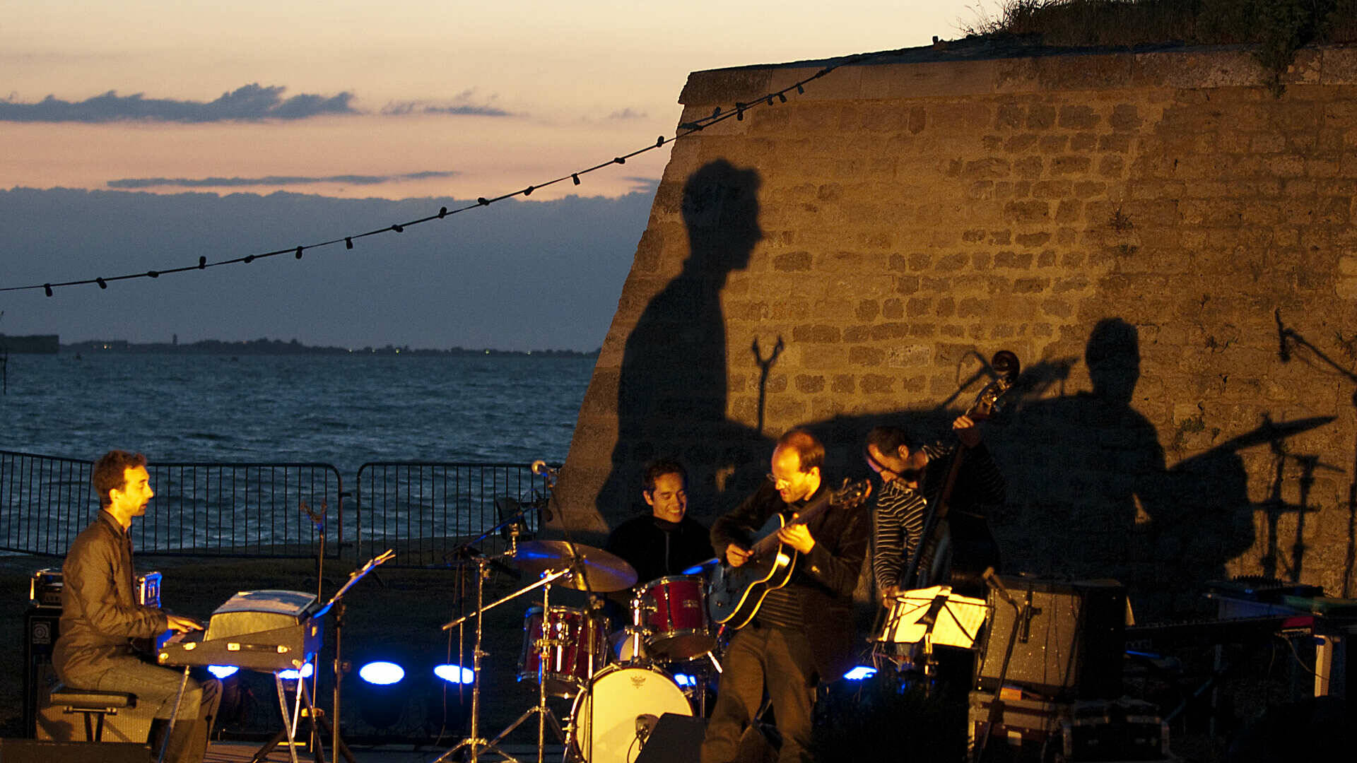 Concert en bord de mer ©Les Arts Fous