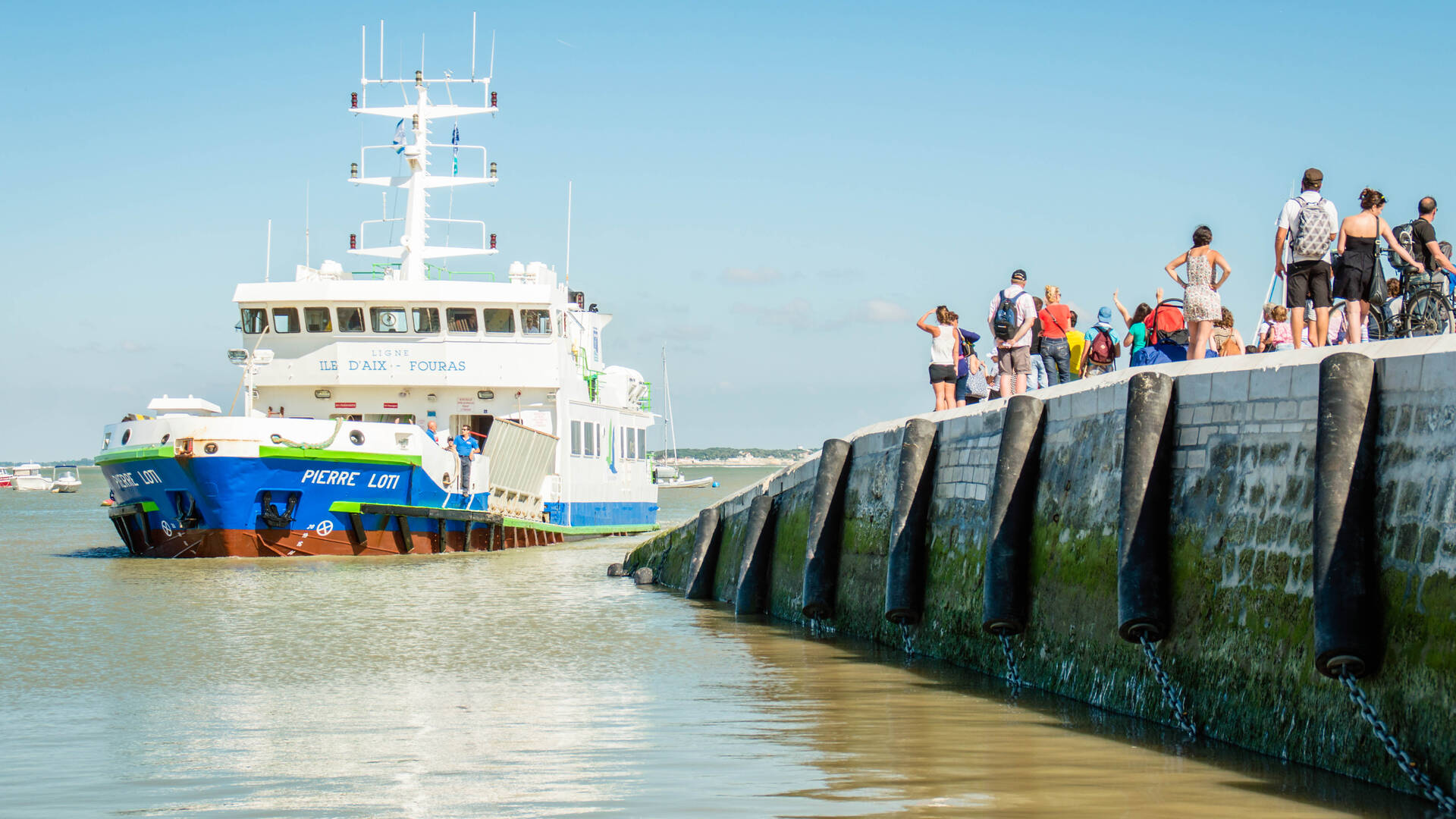 End of a beautiful day in Aix Island - © Laurent Pétillon