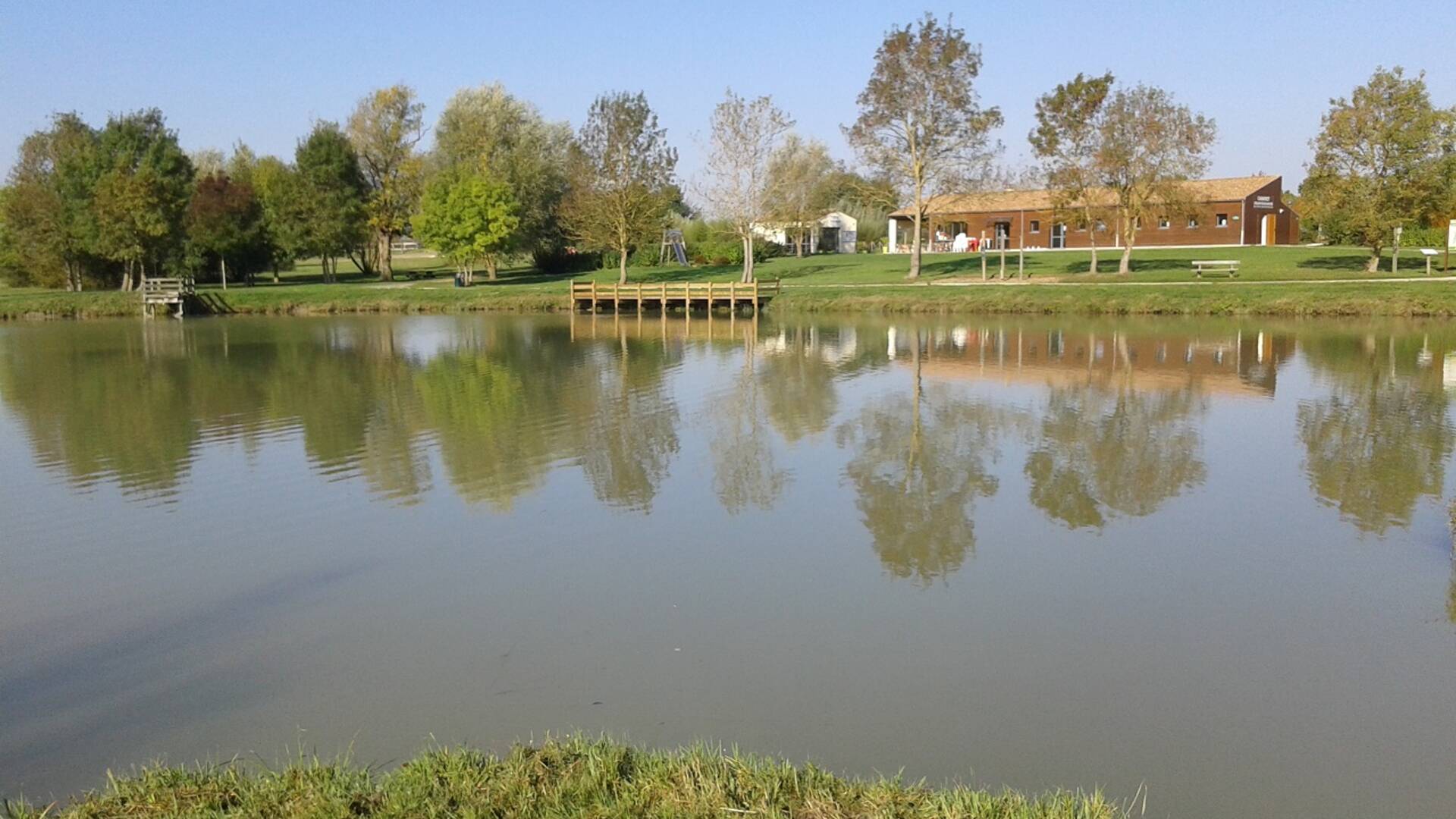 rochefort-ocean-peche-eau-douce-etang-de-Cabariot © Fédération départementale pour la pêche et la protection du milieu aquatique