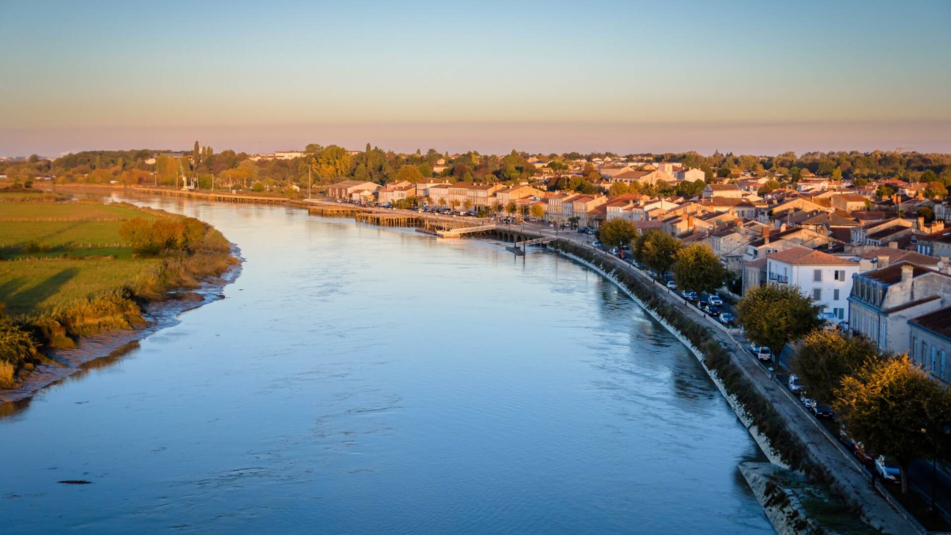 Les quais de Tonnay-Charente