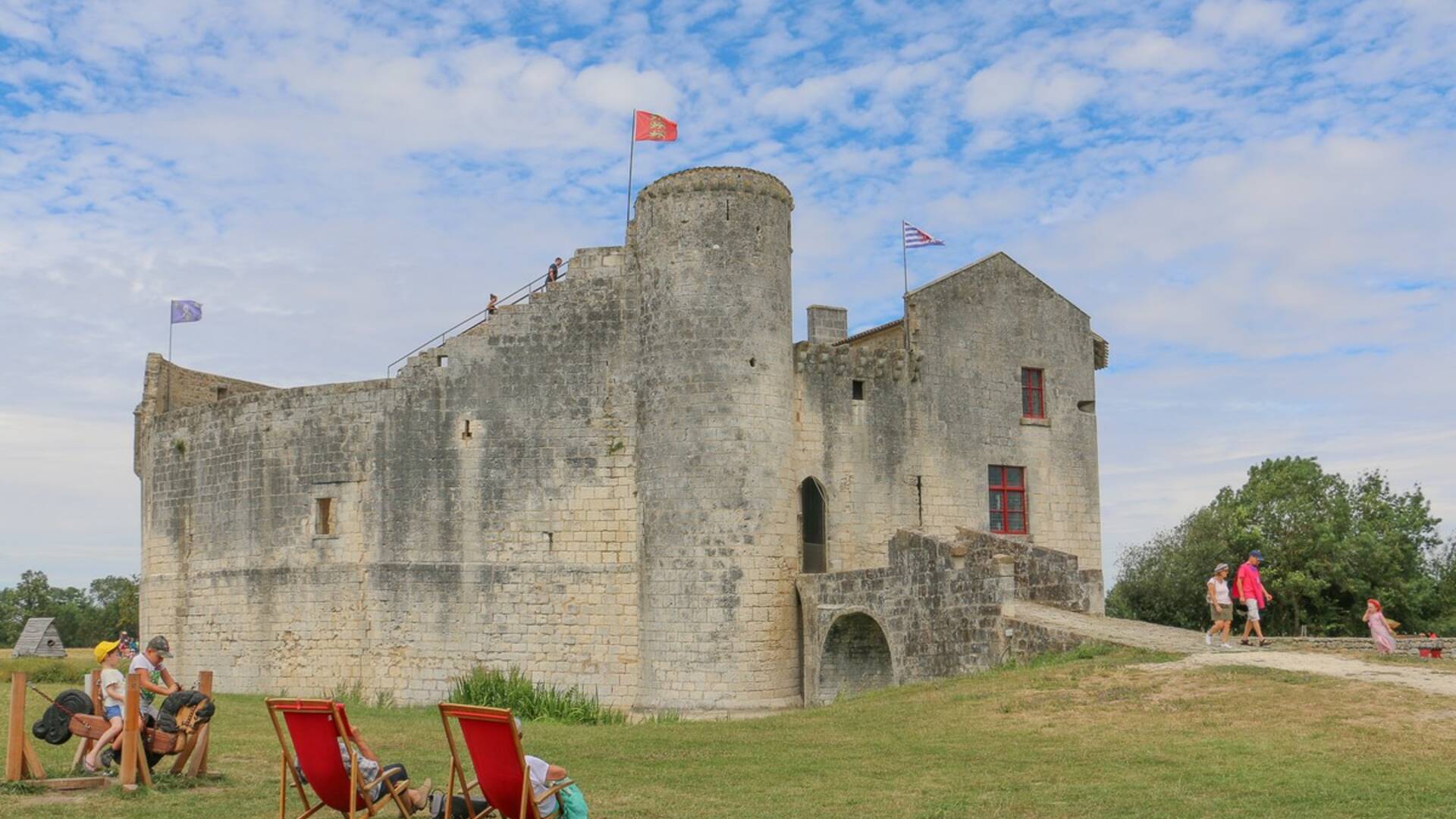 Château fort de Saint Jean d'Angle ©Marine de Villartay 