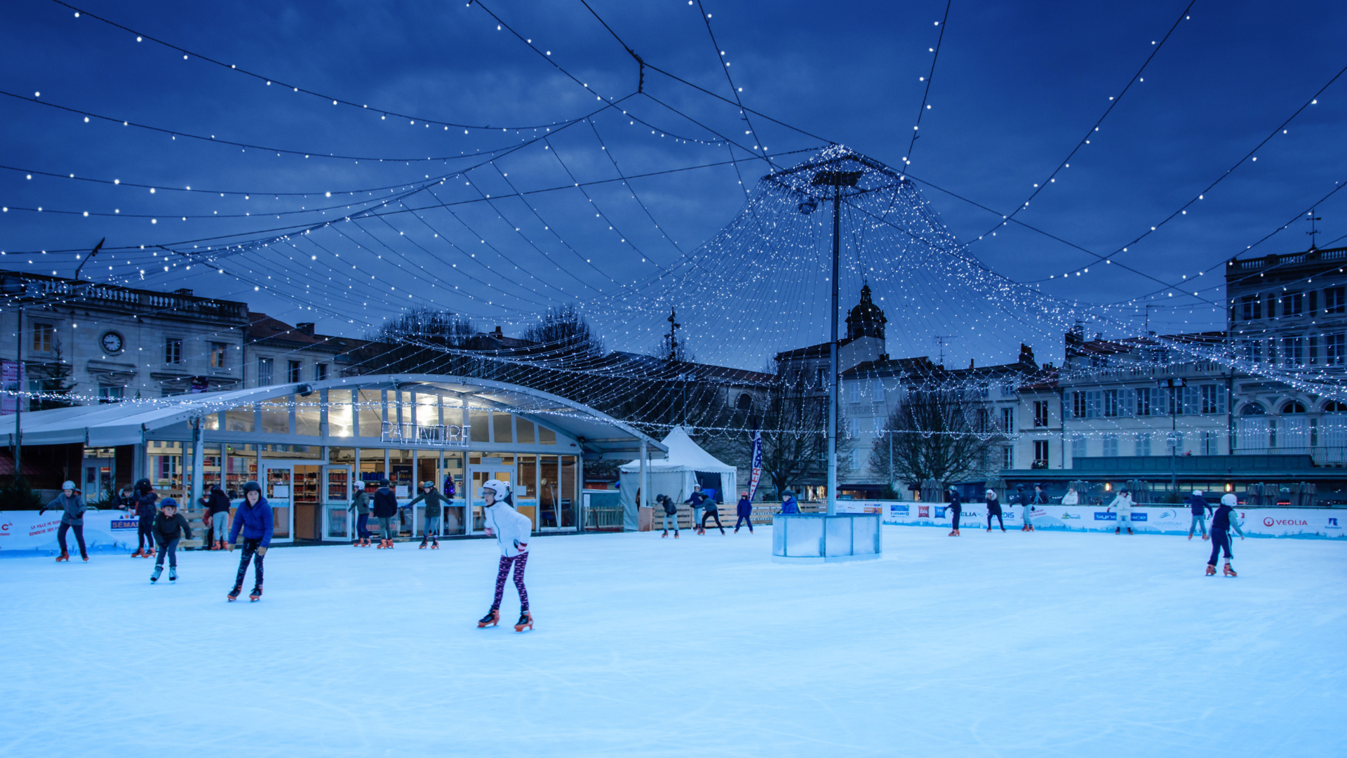 Grande patinoire de Rochefort, place Colbert ©L.Pétillon
