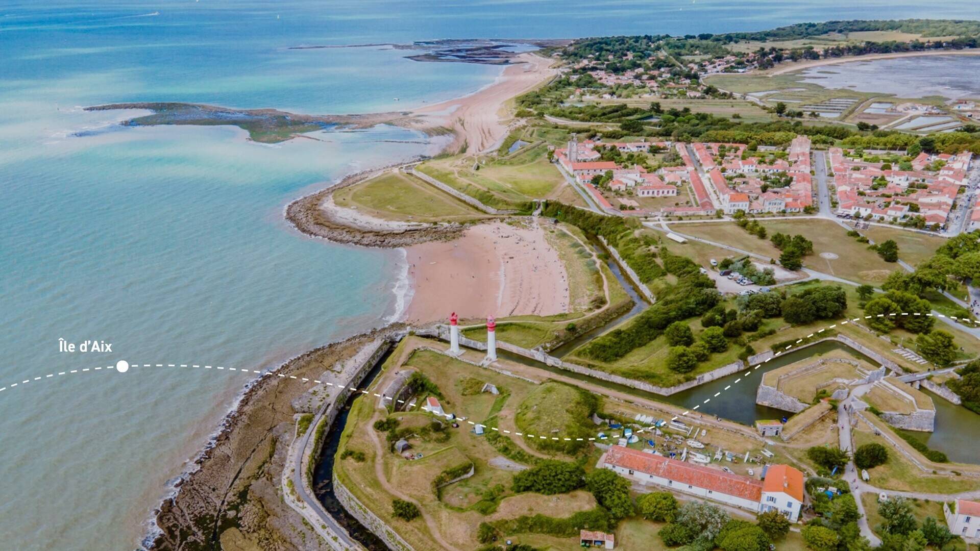Vue aérienne de l'Ile d'AIx ©L.Pétillon