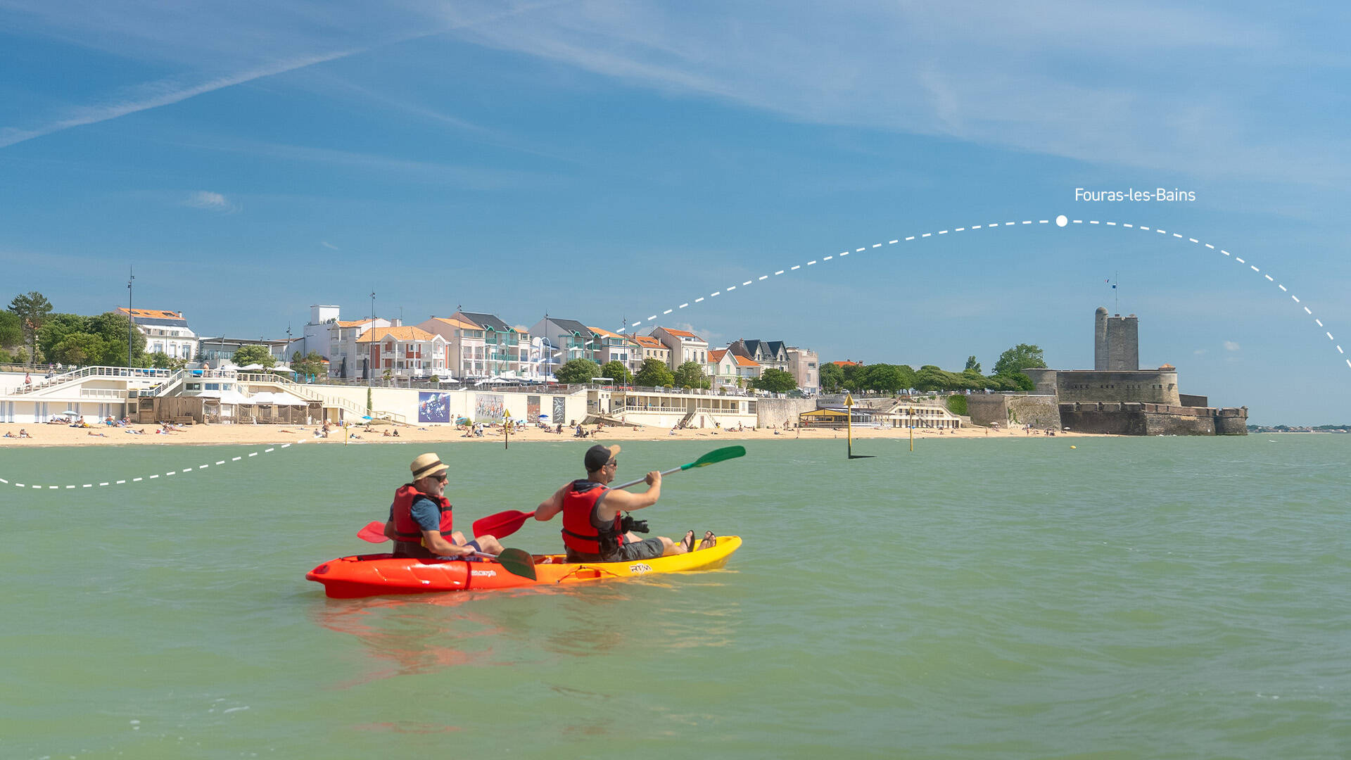 kayak au large de Fouras-les-Bains ©LesCoflocs