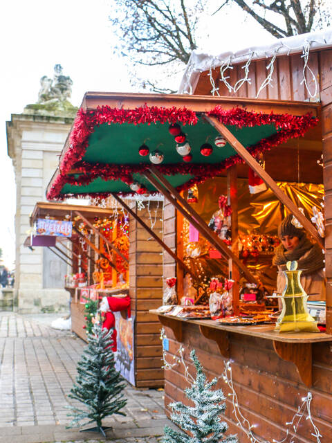 Les chalets de Noël, place Colbert © Julie Paulet