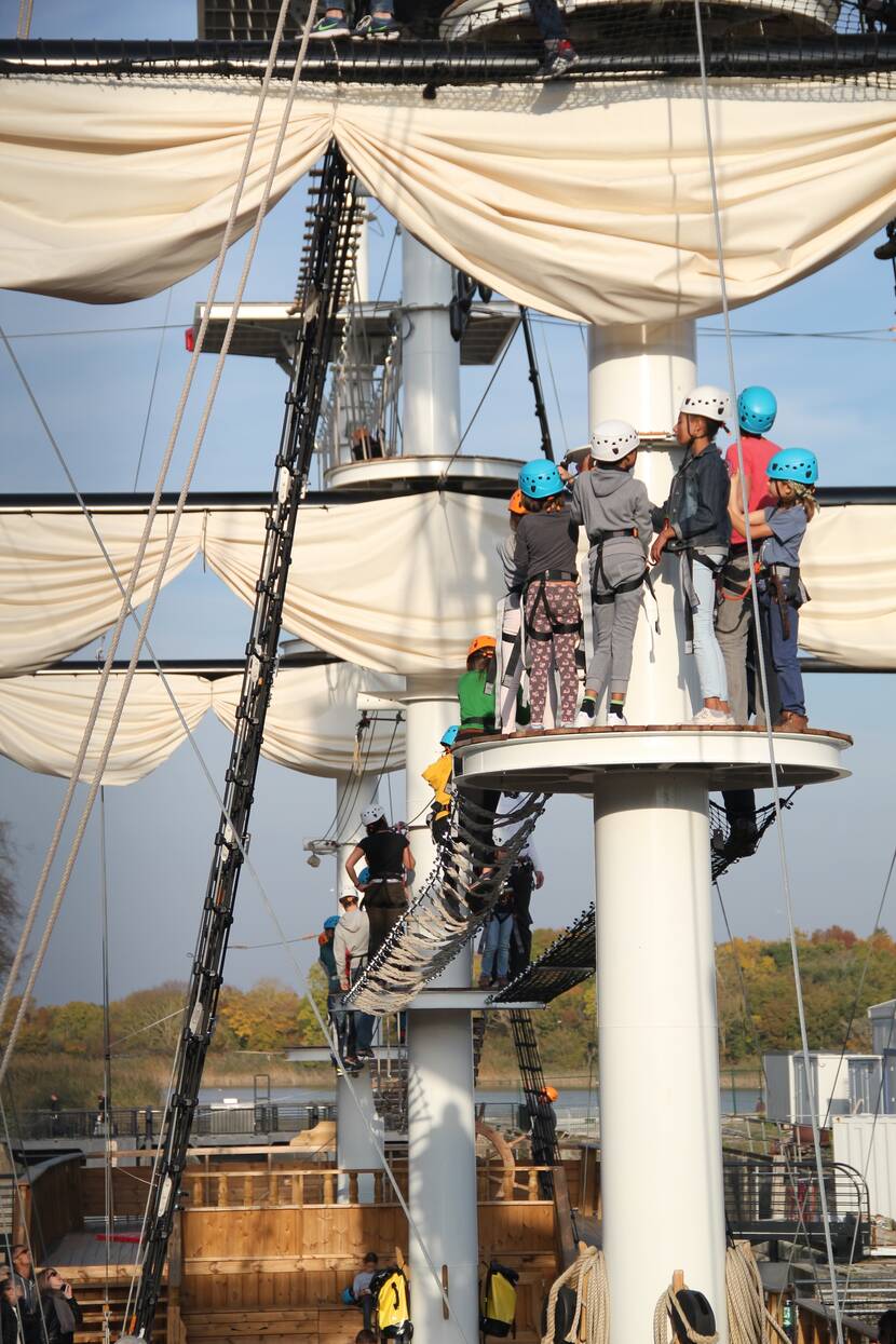 Children friendly climbing in Rochefort on the Accro-mâts!