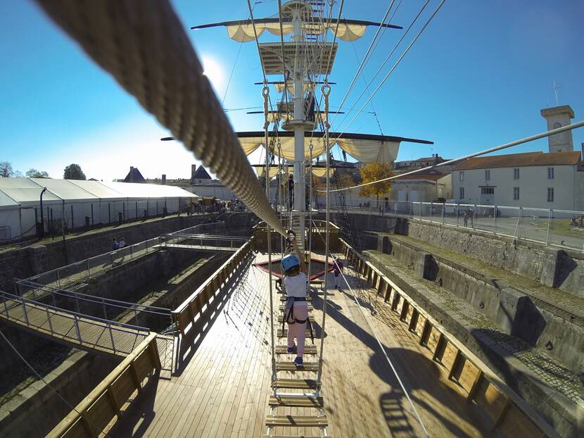 L'Accro-Mâts de Rochefort comme si vous y étiez ! - © Petibowom L'Accro-Mâts de Rochefort comme si vous y étiez