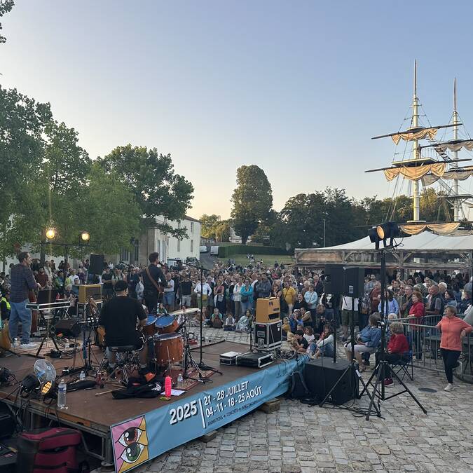Concert Place Amiral Dupont pour les lundis de l'Arsenal © CARO