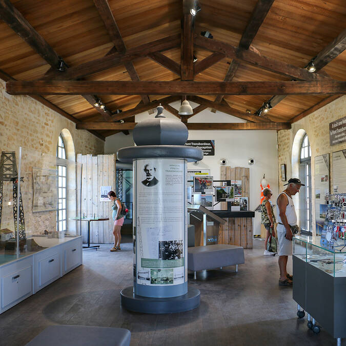La salle d'exposition de la maison du transbordeur
