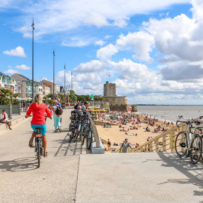 Grande plage de Fouras et fort Vauban © Julie Paulet - OTRO
