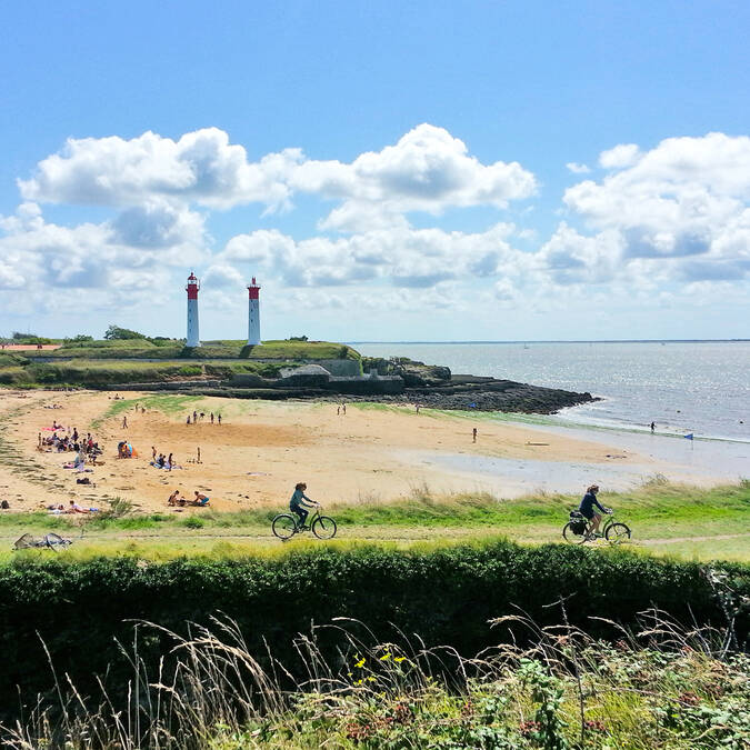 Plage et phare de l'île d'Aix © Christine Lacaud - OTRO