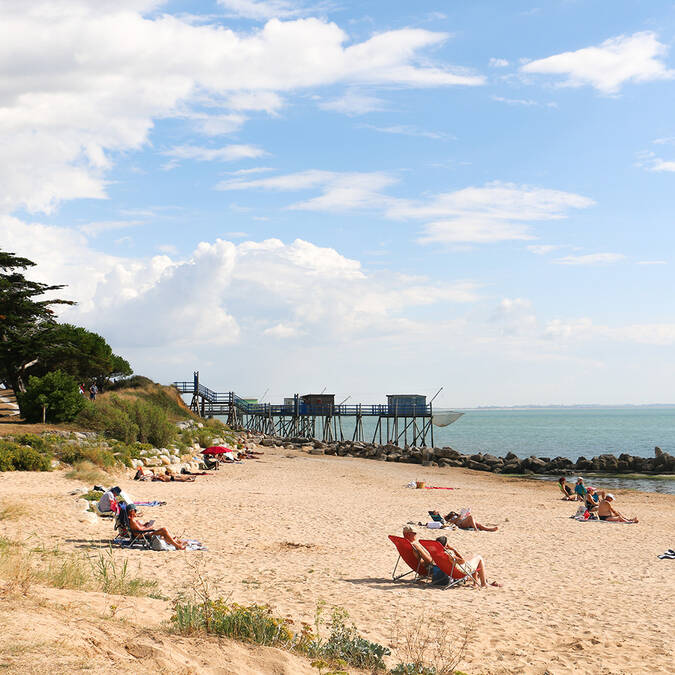 Les carrelets de la plage des anses à Port-des-Barques