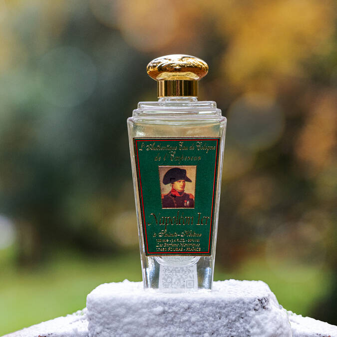 L'eau de Cologne de l'Empereur Napoléon produite à Fouras © S.Hammad