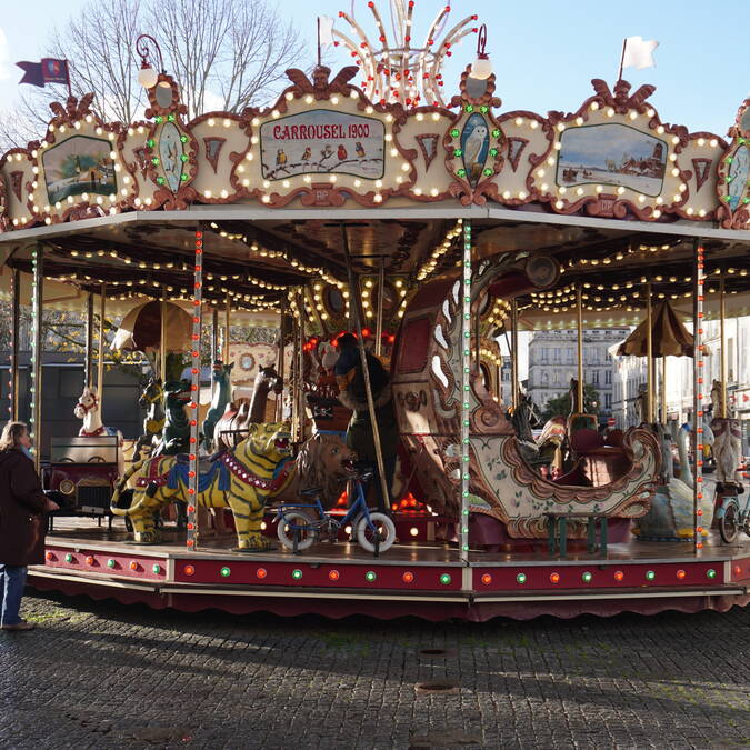 Carrousel sur la place Colbert 