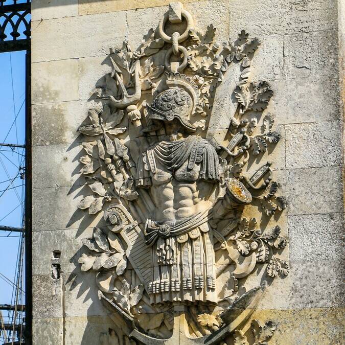 détail sculpture de la Porte Arsenal  ©C.Jarry