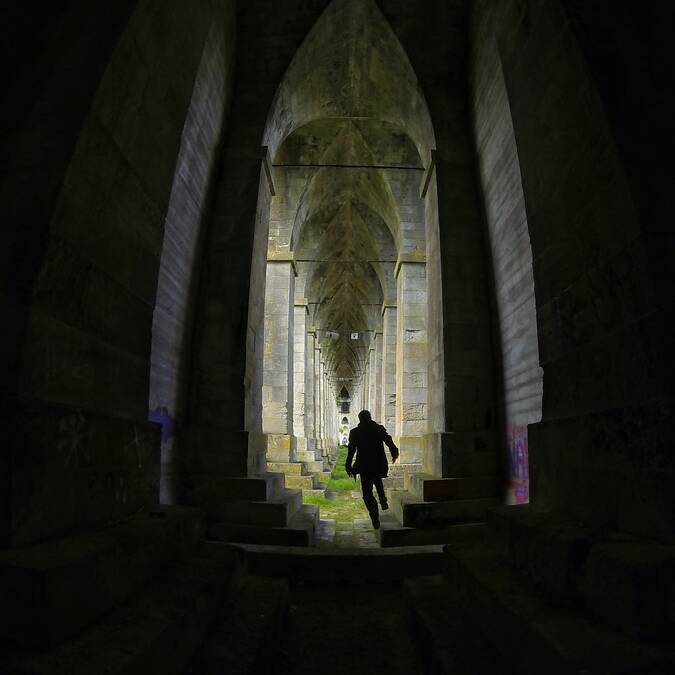 Vue de sous le pont suspendu de Tonnay-Charente